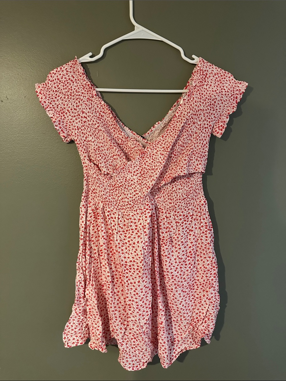 Lulu’s Pink Floral V-Neck Mini Dress
